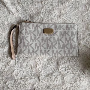Michael Kors Wristlet